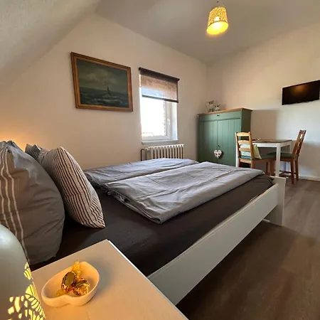 ゲストハウス Gaestehaus Kleiner Wacholder